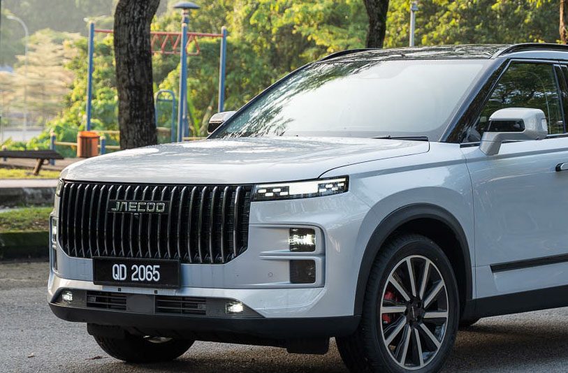 JAECOO J7 AWD in light silver